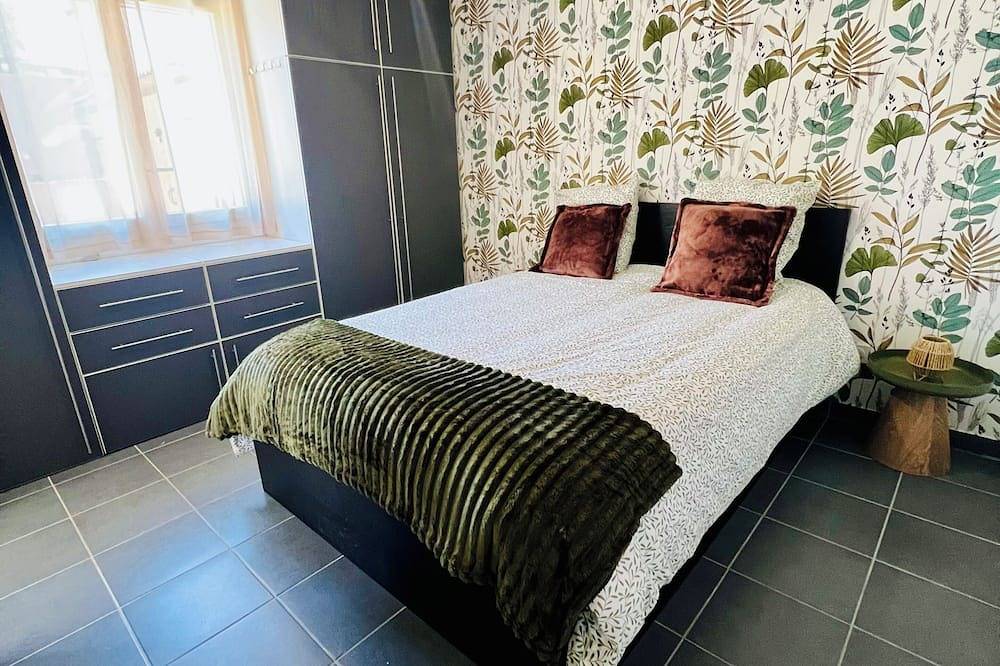 Entire apartment, L'escale Paisible in Gardanne, Mediterranean Coast (France)