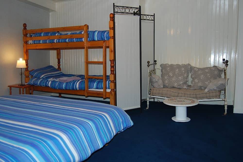 Chambre Vanda 5 personnes - Maison d'hôtes Mariposa in Lanne-en-Barétous, Béarn