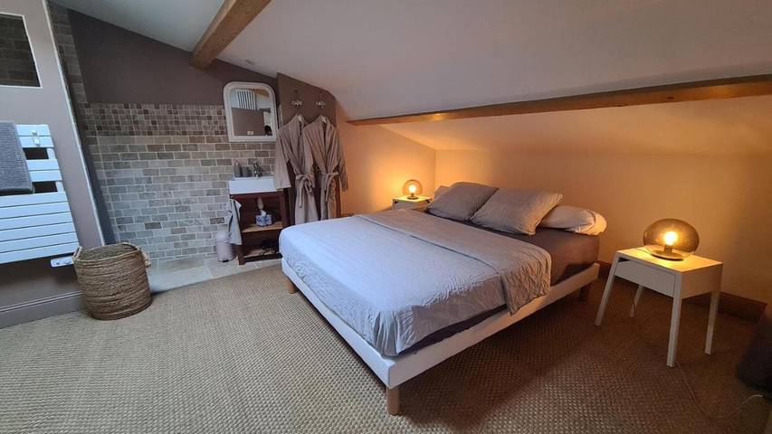 Location de vacances pour 4 personnes, avec terrasse et sauna ainsi que jacuzzi et jardin à Génissieux - 2