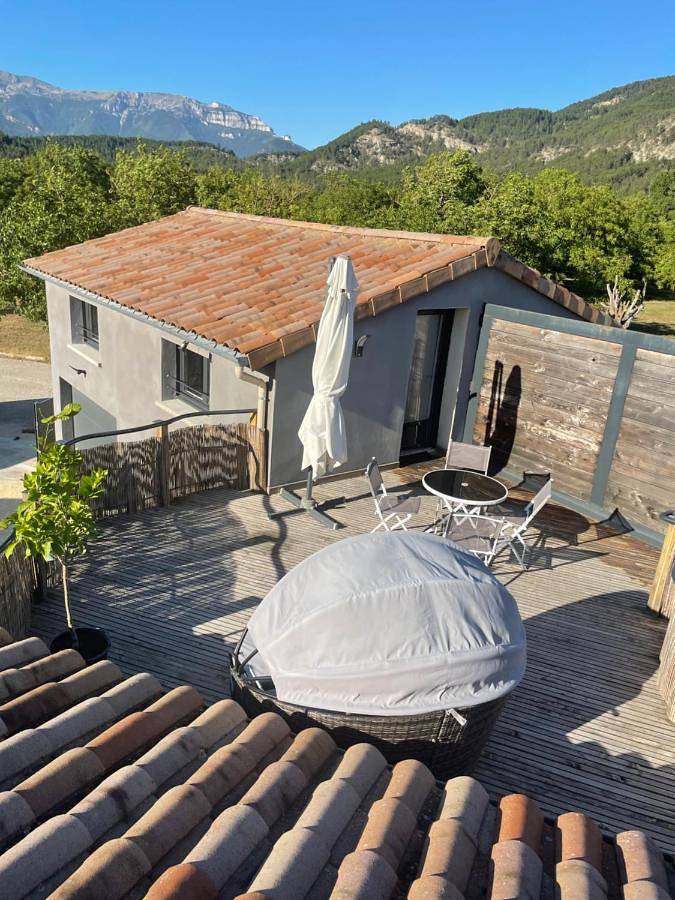 Cottage pour 4 personnes, avec vue et terrasse dans Montlaur-en-Diois