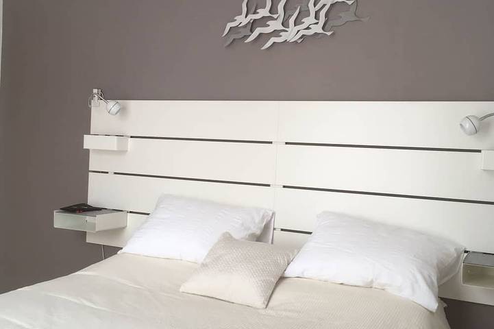 Ganze Wohnung, 64 m2 2 bedrooms 3 minutes walk from the beach, quiet, air conditioning and WiFi in Juan-les-Pins, Antibes