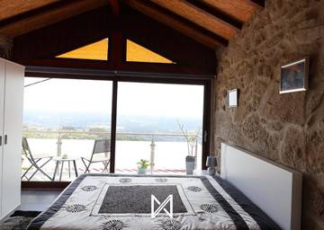 Parc de vacances pour 4 personnes, avec terrasse ainsi que piscine et vue, animaux acceptés dans Tondela