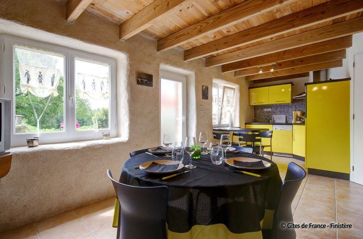 Ty melen in Huelgoat, Châteaulin und Umgebung