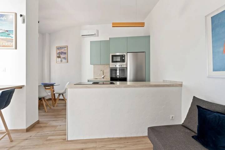 Casita in Marina Puerto Cabopino mit Gemeinschaftspool in erster Reihe, WLAN, Klimaanlage in Playa Cabopino, Marbella