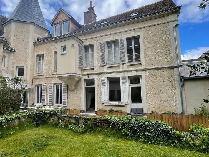 Gîte pour 12 personnes, avec Terrasse et Jardin