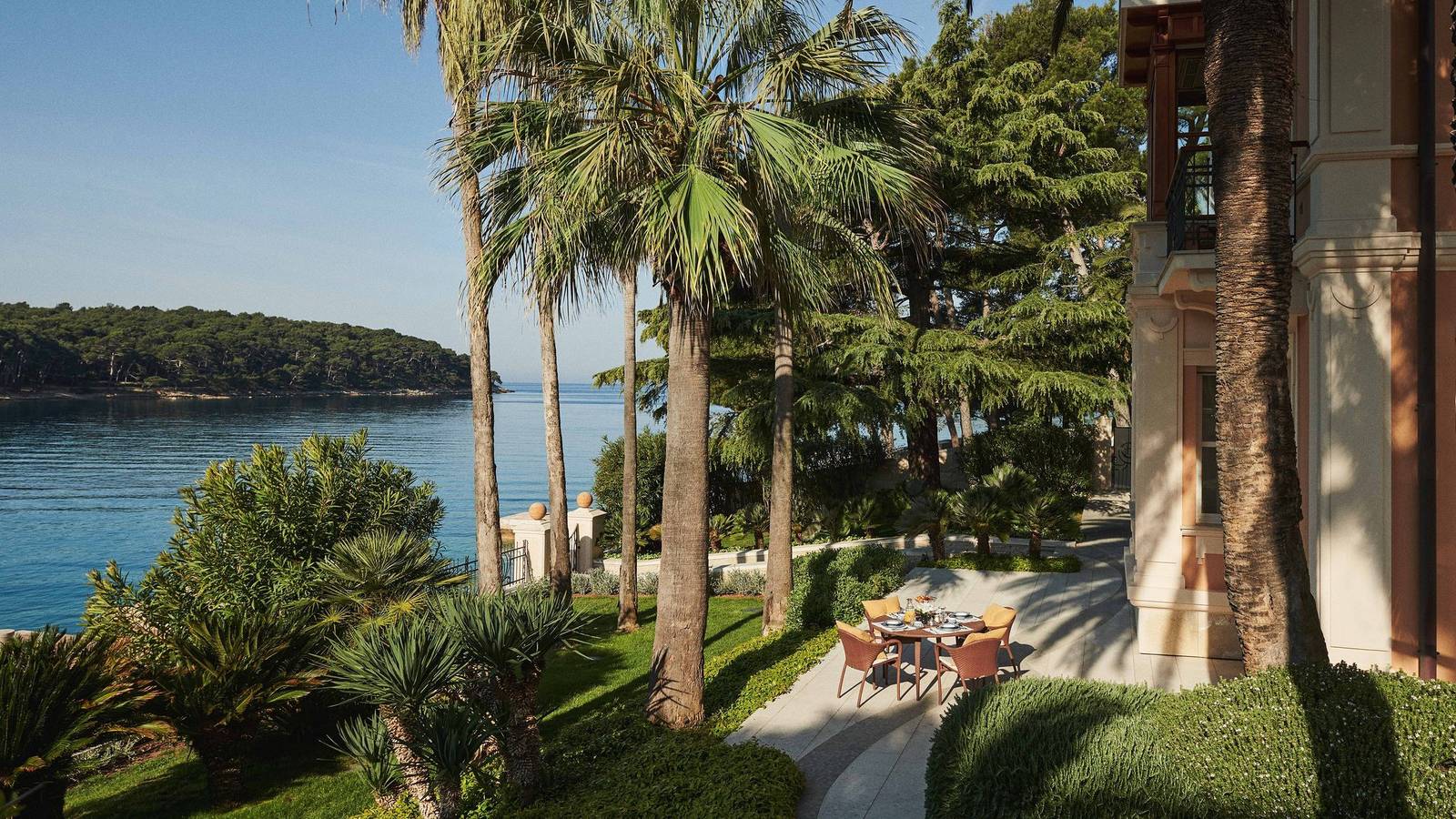 Grandiose Mali Losinj Villa | Villa Venera | 8 Bedrooms | Beach front in Mali Losinj, Lošinj (Kvarn Bay)