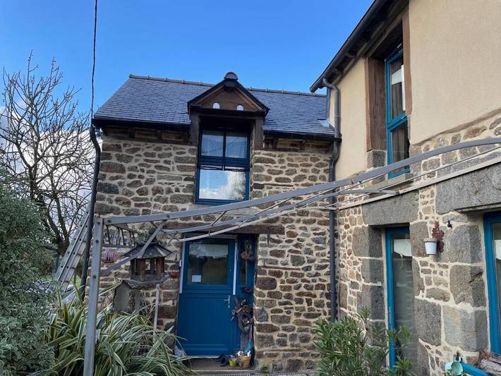 Location de vacances pour 2 personnes, avec terrasse ainsi que jardin et vue à Québriac - 2