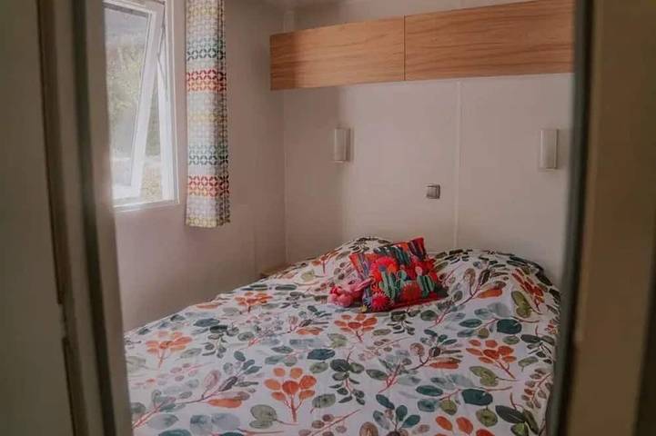 ZEcamping 3 étoiles familial piscine chauffée hammam locatif TV 25m2 in Florac-Trois-Rivières, Cevenas