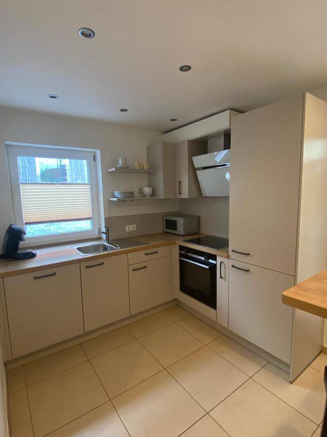 Ganze Wohnung, Modernes Apartment in ruhiger Gegend in Burgbernheim, Romantische Straße