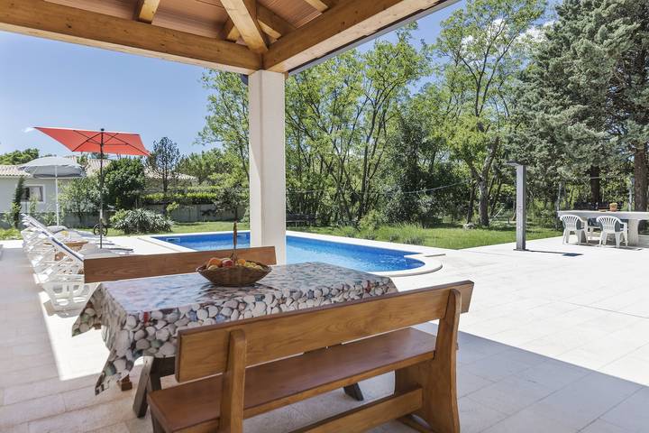 Casa de vacaciones para 12 personas con piscina in Labin City, Labin