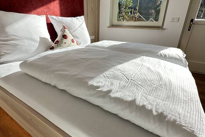 Ganze Wohnung, Ferienwohnung Nr. 1 für 4 Personen - Appartementhaus Zillertal in Tuxer Alpen, Finkenberg