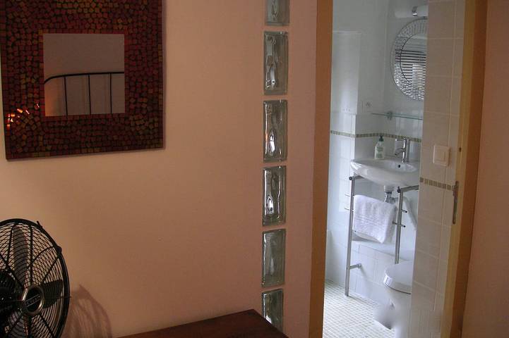 Gîte pour 3 personnes, avec jardin et balcon à Vivès - 3