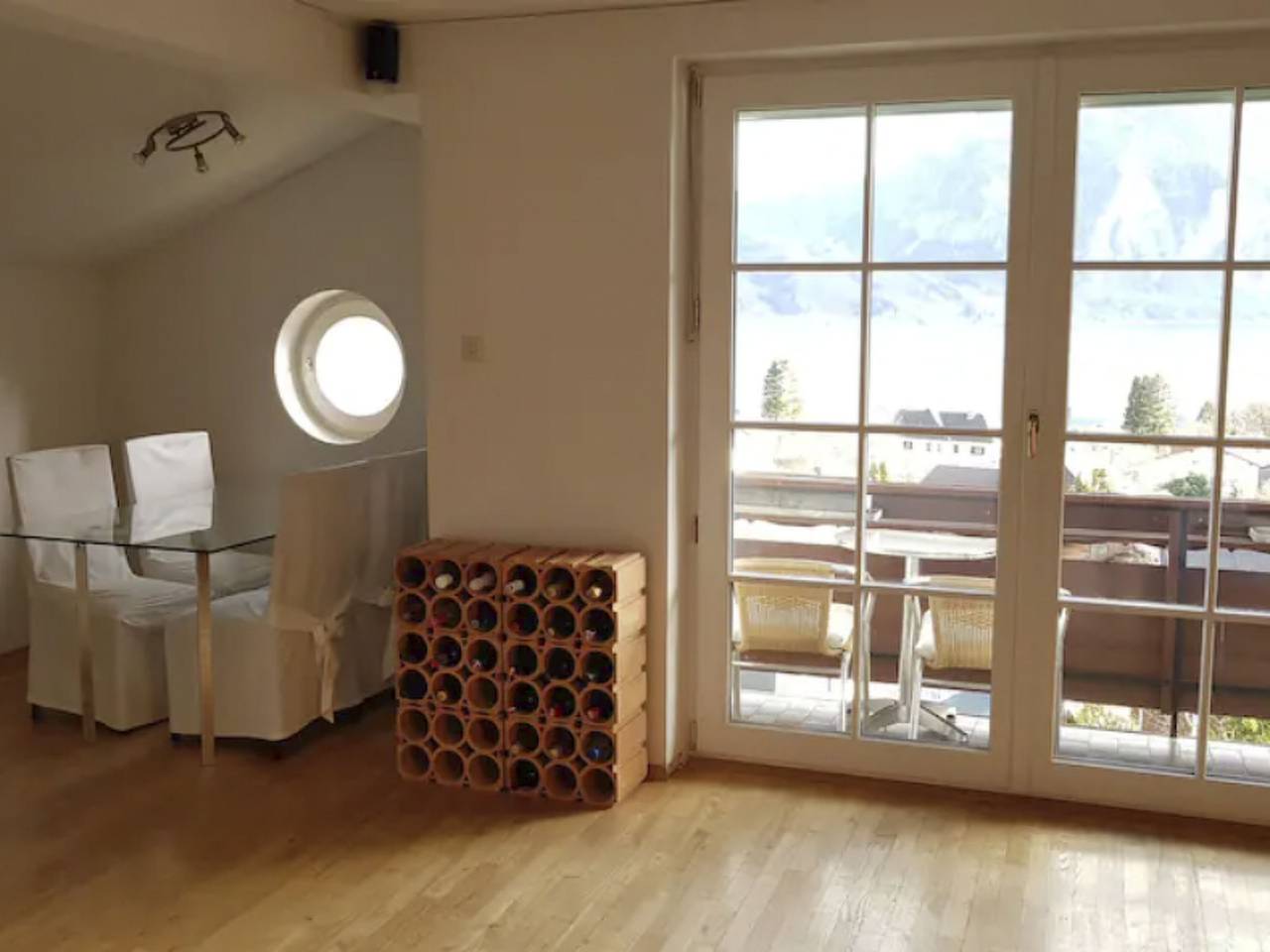 Ganze Wohnung, Dachwohnung mit Balkon und Seeblick in Salzkammergut-Berge, Altmünster