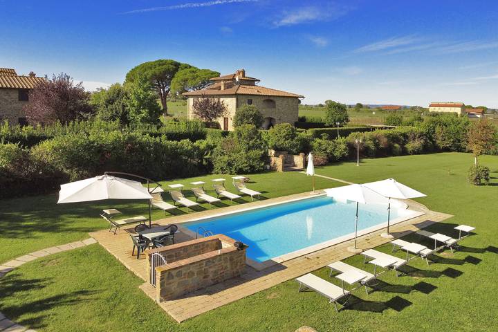 Agriturismo per 4 persone, con piscina in Val di Chiana
