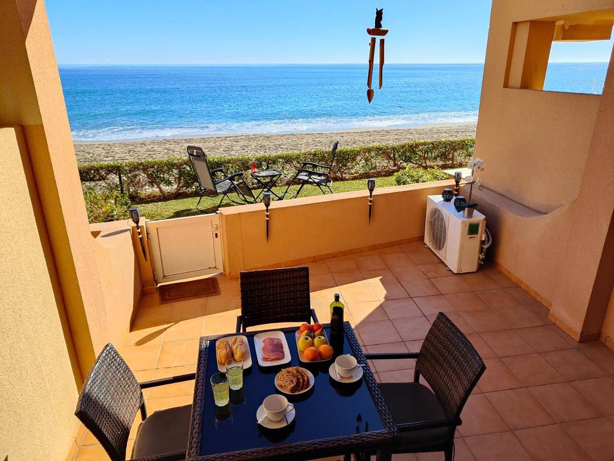 Apartamento entero, Natsun Beach-Primera línea de playa Naturista in Playas de Vera, Vera