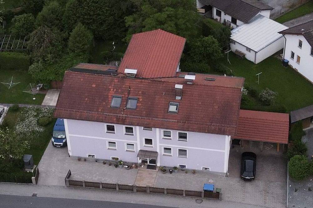 Ganze Wohnung, Ferienwohnung 72 qm für 2-6 Personen mit 2 Schlafzimmern und Terrasse in Riedering, Landkreis Rosenheim