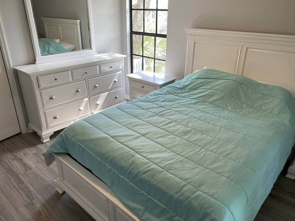 Manatee Manor. Waterfront, dock, stilted home. Renovated June '23. in Homosassa, Citrus County