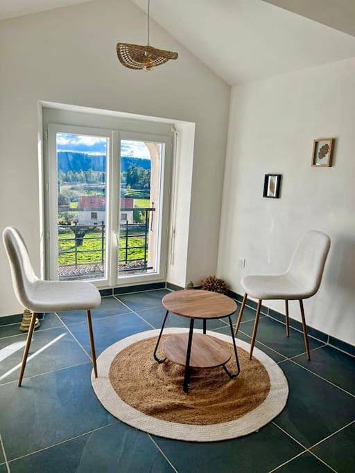 Appartement entier, One-Bedroom Apartment in Aujac, Parc national des Cévennes