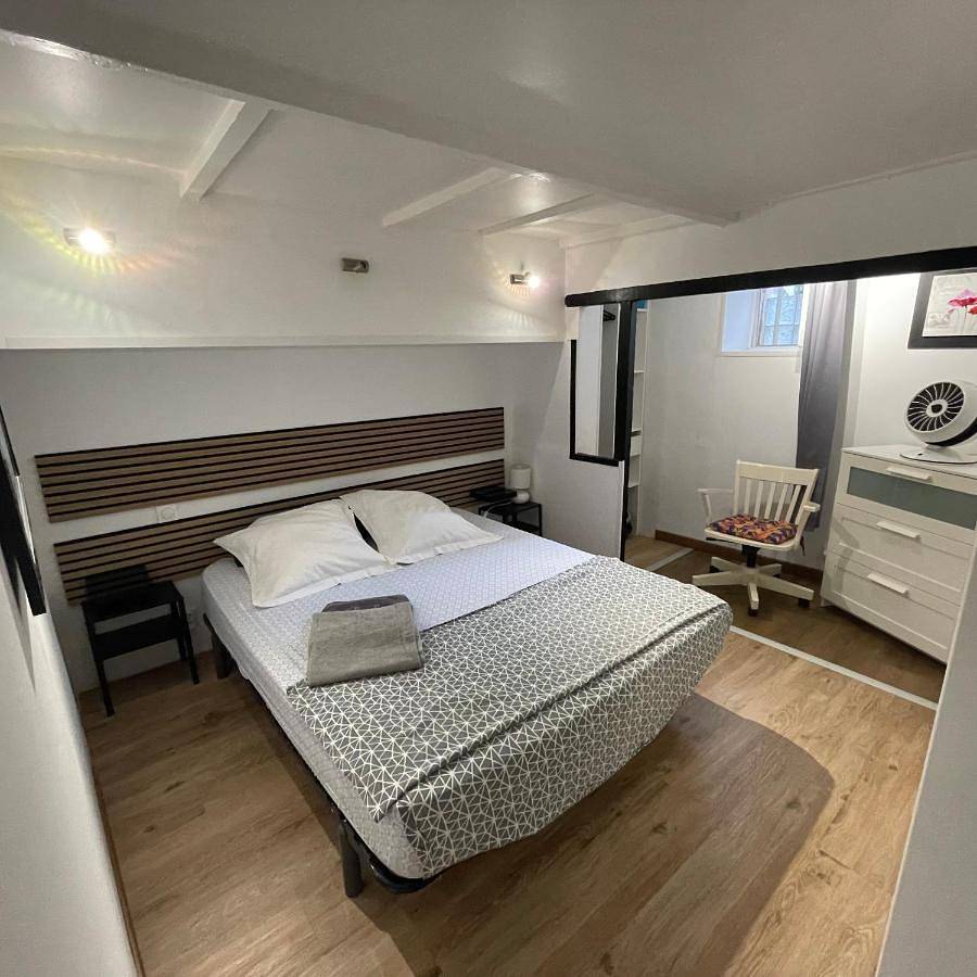 Appartement entier, Appartement intra-muros bien situé et agréable à proximité des théâtres in Avignon, Vaucluse