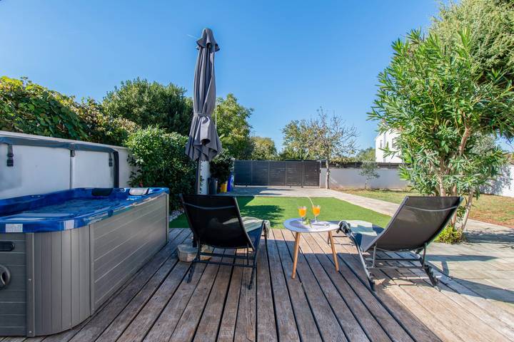 Ferienhaus für 4 Personen, mit Terrasse und Garten in Peroj - 4