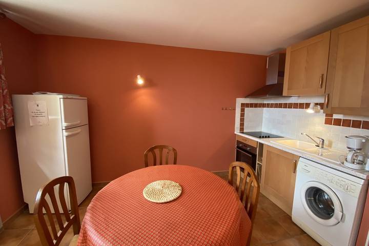 Gîte pour 2 personnes, avec jardin ainsi que terrasse et piscine à Brunet (Alpes-de-Haute-Provence) - 3