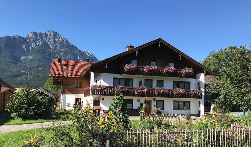 Ferienwohnung für 3 Personen, mit Balkon und Garten