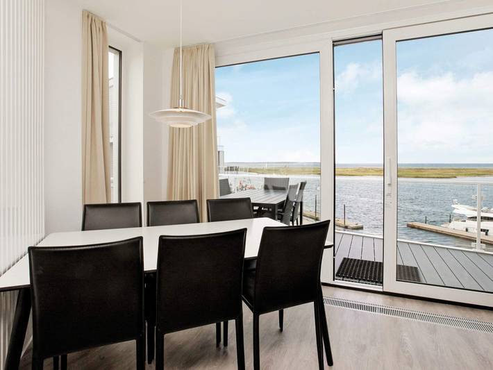 Ferienwohnung für 8 Personen, mit Terrasse, kinderfreundlich an der Kieler Bucht