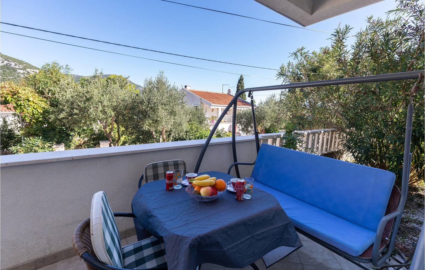 Ganze Ferienwohnung, Gemütliche Wohnung mit Terrasse, WLAN und Parkplatz, 1,5 km vom Strand entfernt in Klek, Dubrovnik-Neretva