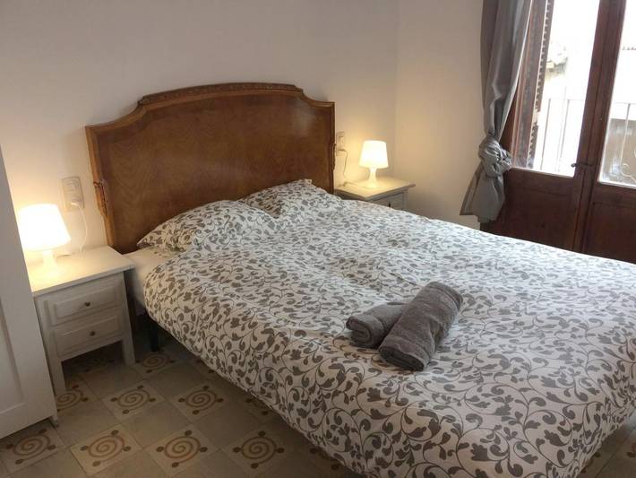 Gîte pour 8 personnes, avec Balcon et Terrasse ainsi que Jardin et Vue à Castellfollit de la Roca