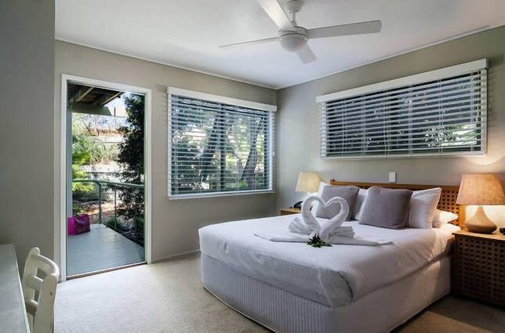 Holiday home for 6 people, with terrace and pool in Queensland