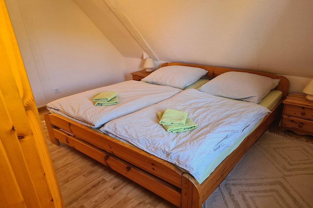 Ganze Wohnung, Krusenhagen Apartment mit Garten in Krusenhagen, Neuburg
