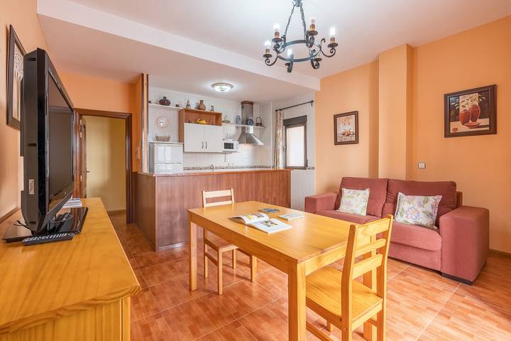 Ganze Wohnung, Ferienwohnung 'Apartamento De 2 A 4 Personas' mit Seeblick, Balkon und Wi-Fi in Sierra Nevada und Umgebung, Güejar Sierra