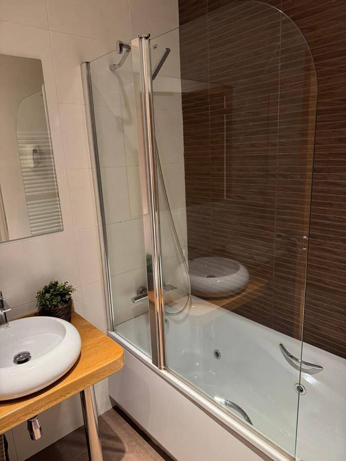 Apartamento de vacaciones para 5 personas, con jacuzzi y jardín, Se admiten mascotas en Eo-Navia - 4