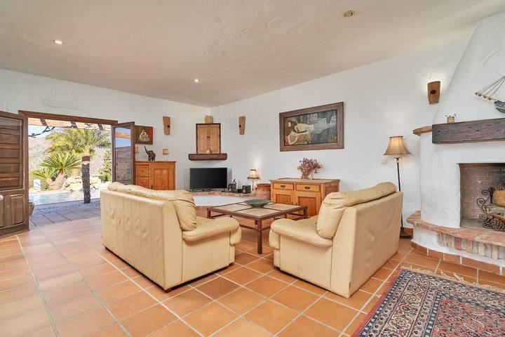 Villa 'Casa Blanca' with Sea View, Wi-Fi and Air Conditioning in Torrox, Cordillera Penibética
