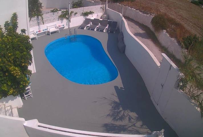 Location de vacances pour 2 personnes, avec jardin ainsi que terrasse et piscine à Perissa - 3