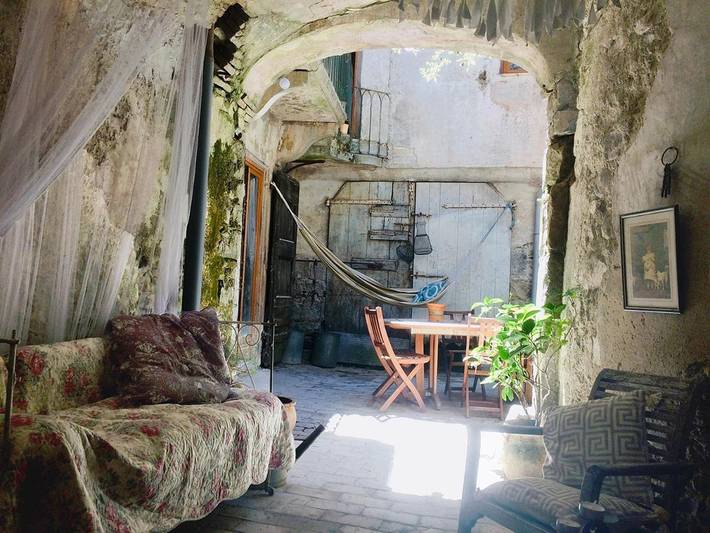 Gîte pour 3 personnes, avec terrasse à Sauve