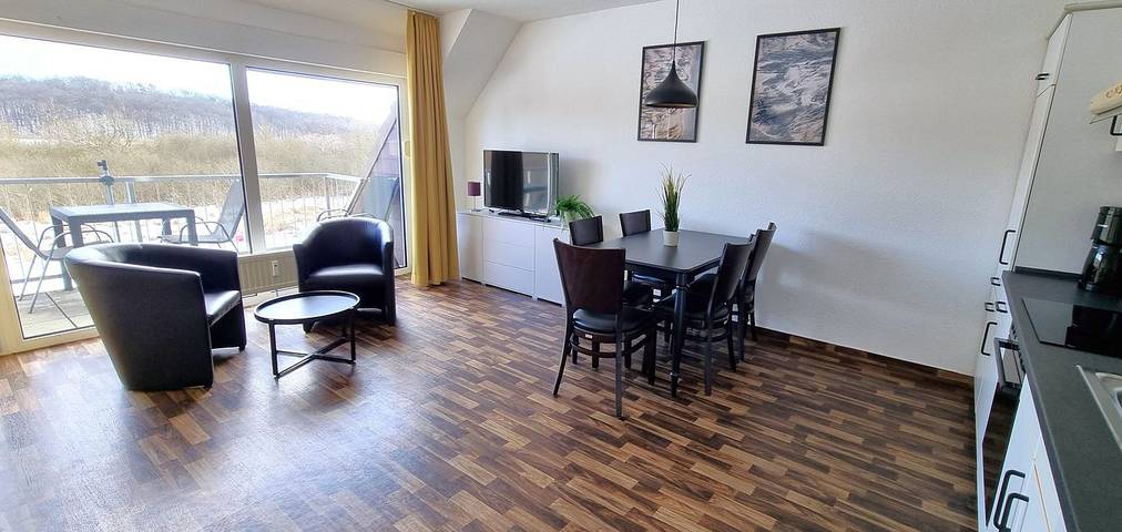 Ganze Wohnung, Fewo 56 – Großzügiges Apartment mit Balkon, Wlan und modernen Annehmlichkeiten in Buschvitz, Bergen auf Rügen und Umgebung