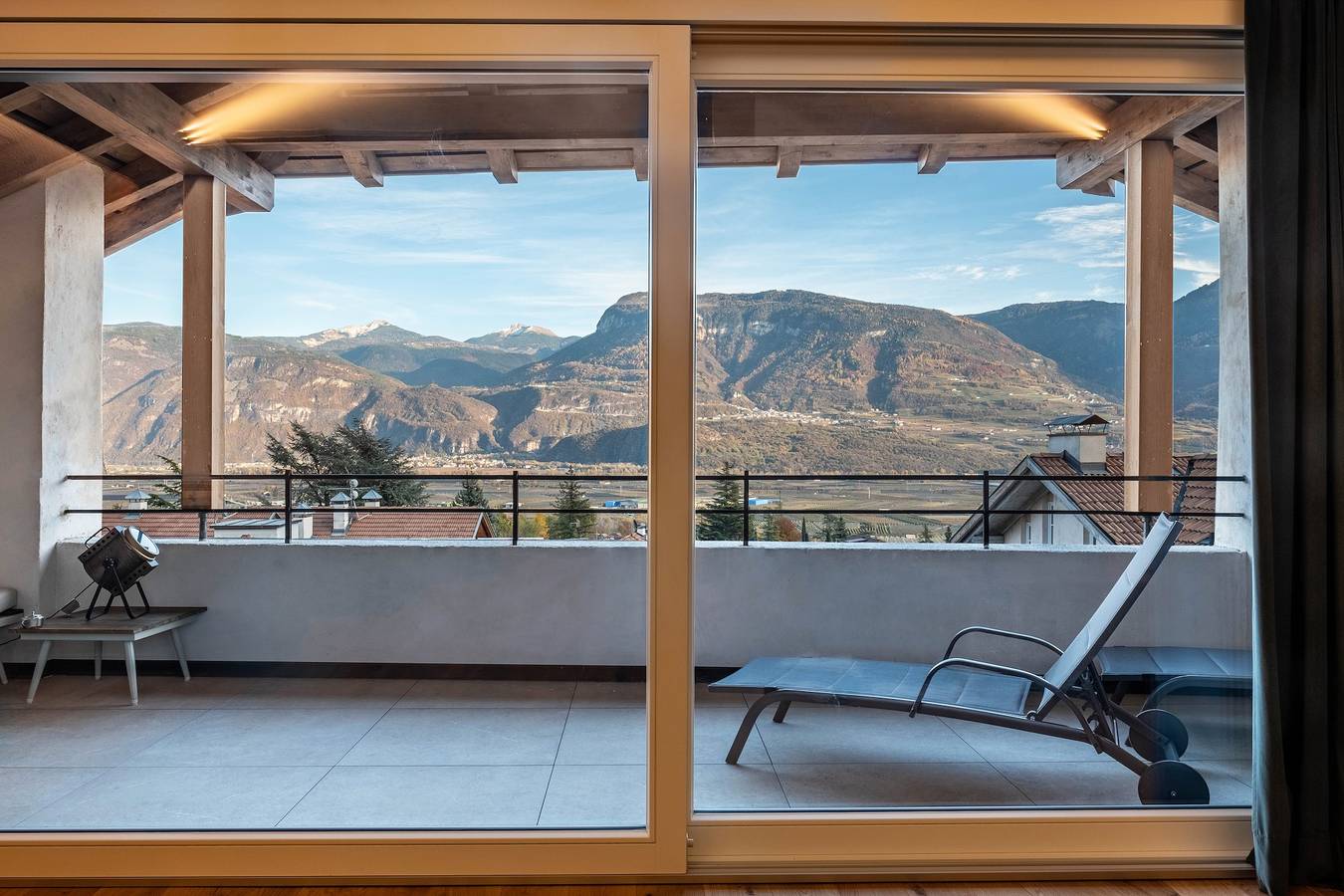 Ganze Wohnung, Ferienwohnung "Eichhof Wacholder" mit Privater Überdachter Terrasse, Gemeinschaftsgarten und Wlan in Tramin an der Weinstraße, Nonsberggruppe