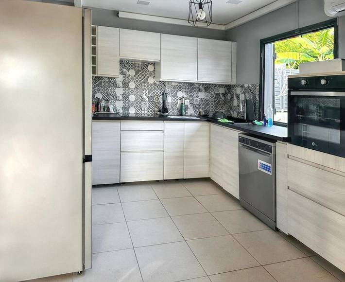 Villa pour 6 personnes, avec terrasse ainsi que jardin et piscine à Saint-Pierre (ville) - 4