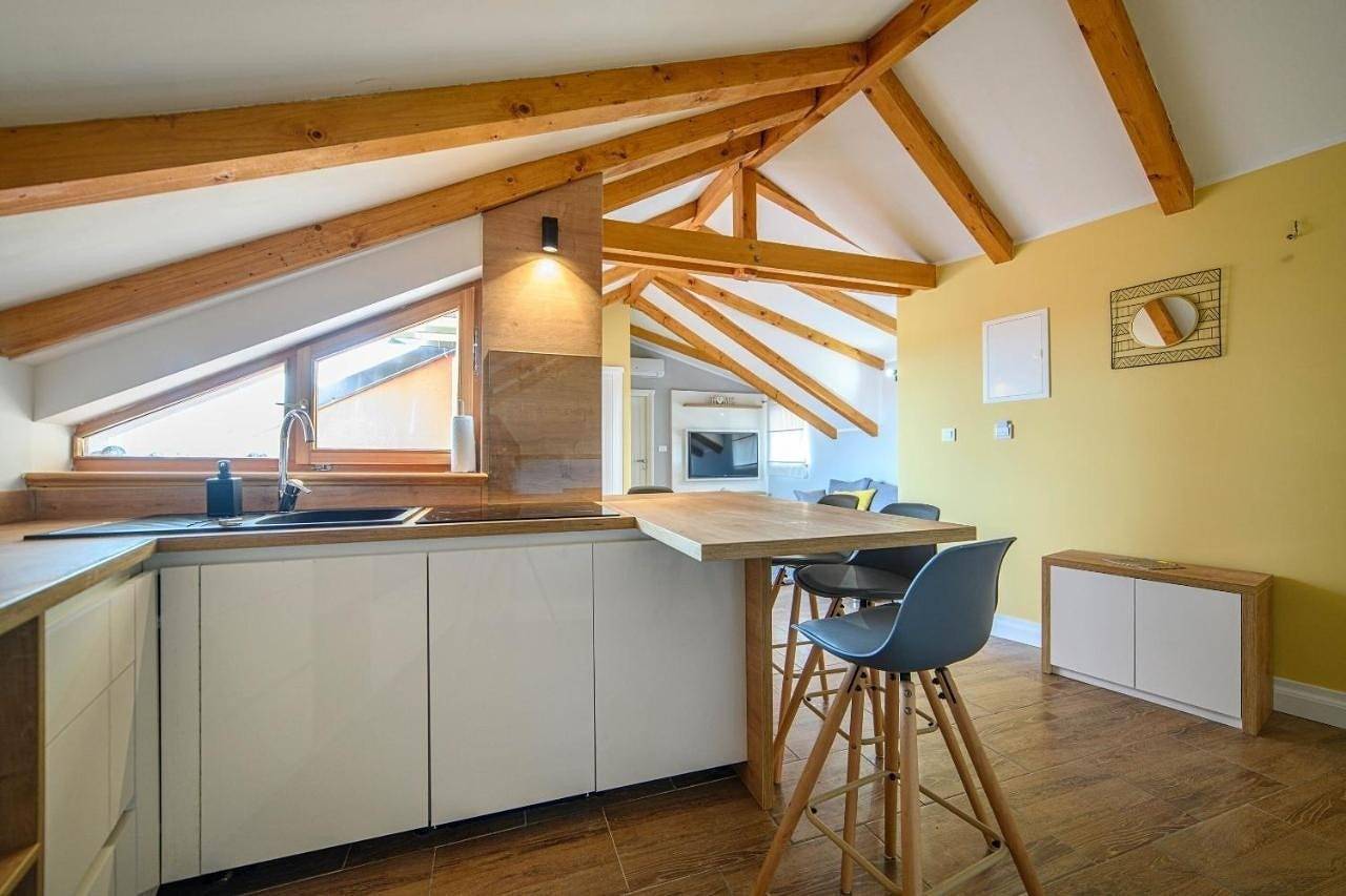 Ganze Wohnung, 1-Zimmer-Ferienwohnung mit Terrasse Sibenik A-23756-e in Sibenik, Šibenik-Knin