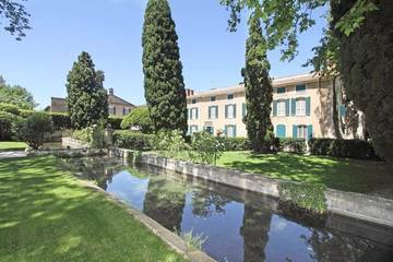 Hôtel pour 2 personnes, avec terrasse ainsi que piscine et jardin dans Golf de Servanes
