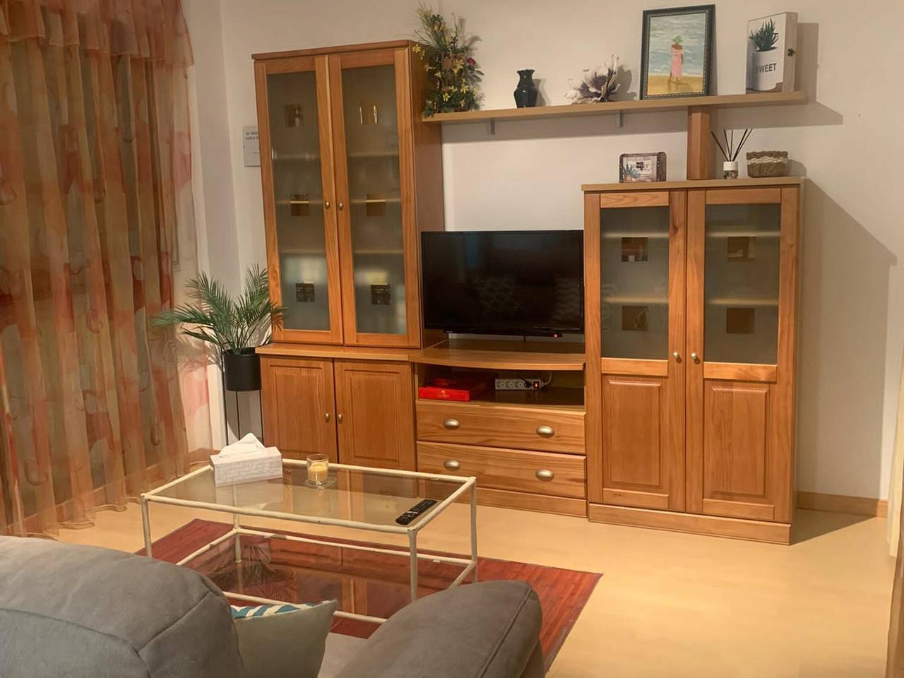 Entire apartment, Modern Apartment with Terrace and Pool in Jaca in Jaca, Spanish Pyrenees