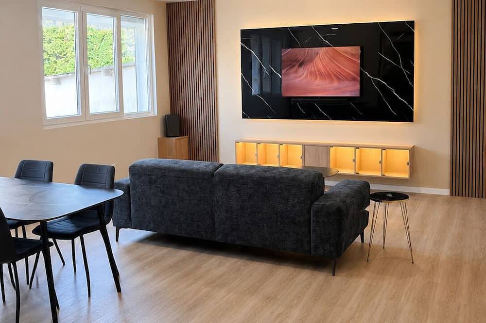 Appartement entier, Grand T3 lumineux climatisé 80 m2 à Sedan in Sedan, Ardennes