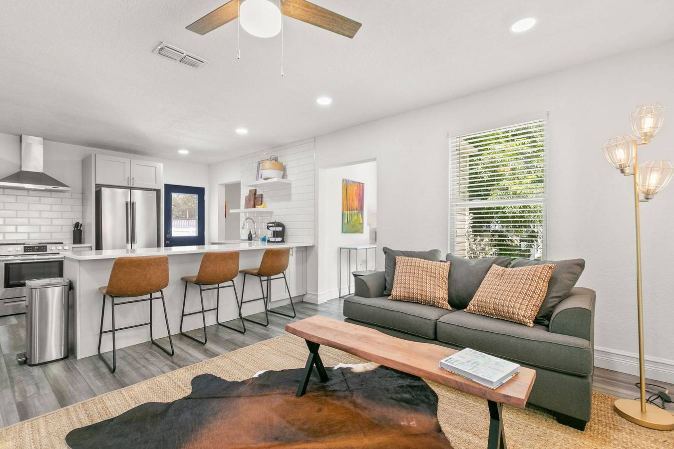 Hel leilighet, New Soho Sanctuary - Gorgeous Apartment Steps to S Howard Ave with Fenced Yard in South Tampa, Tampa