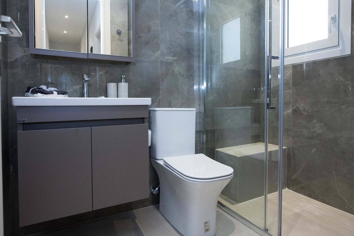 Appartement entier, Appartement de vacances pour 6 personnes avec balcon/terrasse in Section centrale d'Athènes, Athènes