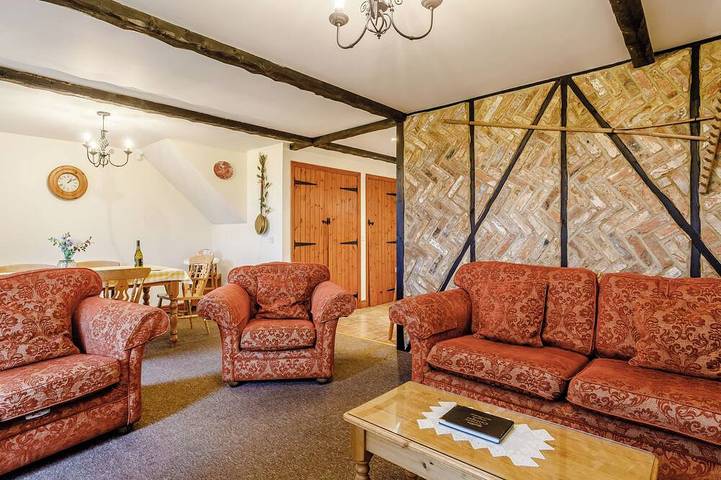 Cottage for 6 people, with pool and garden as well as hot tub in Norfolk