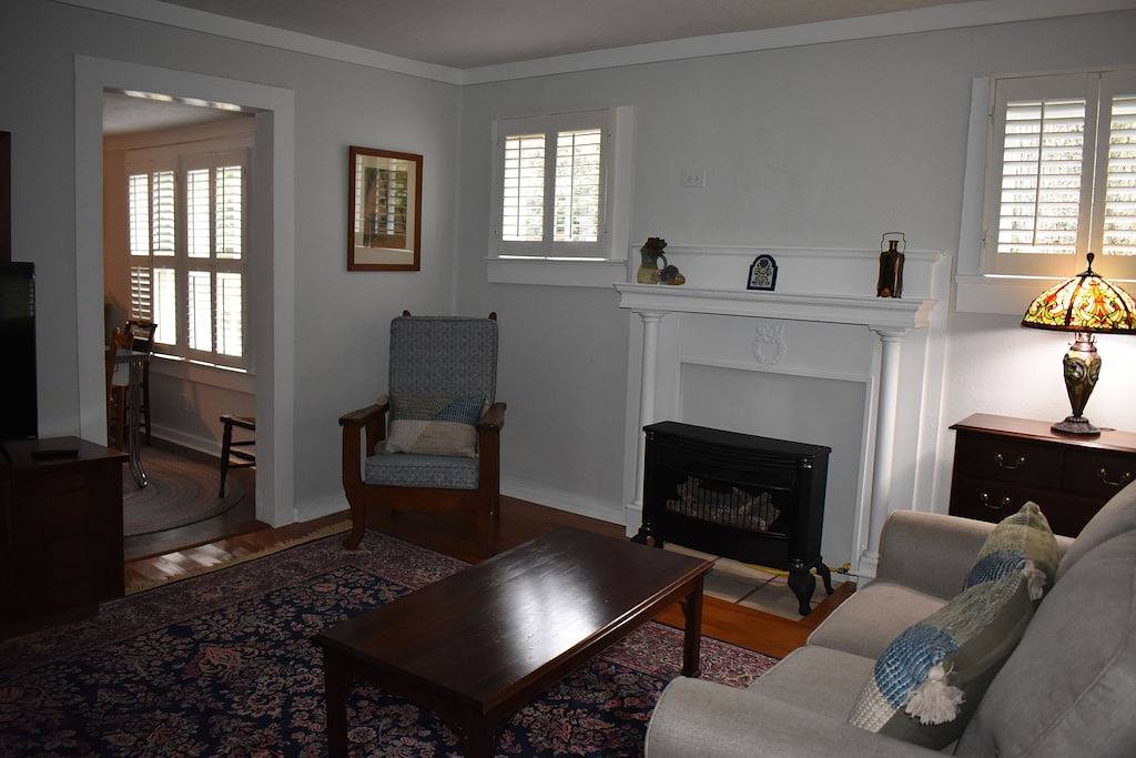 Home in Hendersonville's Historic Lennox Park close to many fun activities. in Hendersonville, Henderson County (NC)