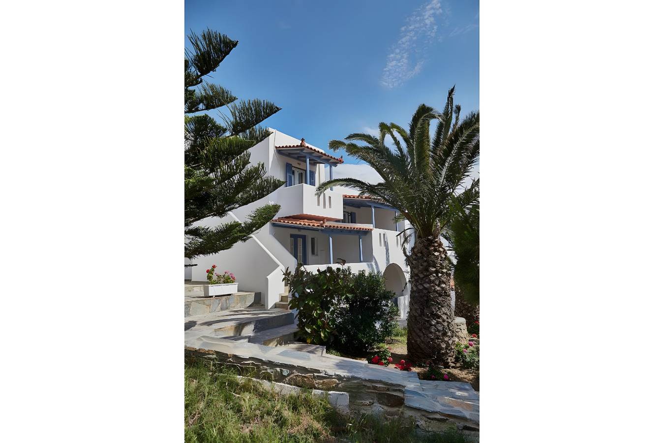 Entire studio, Studio Apartment 'Irene 4 Superior Triple 3' with Sea View, Wi-Fi and Air Conditioning in Andros