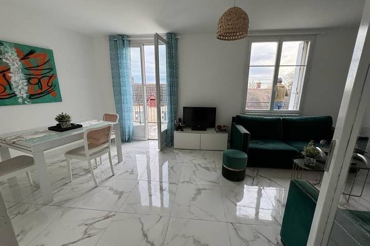 Gîte pour 6 personnes, avec jardin et balcon dans Saint-Georges-sur-la-Prée