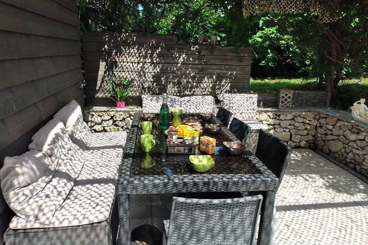 Location de vacances pour 12 personnes, avec Terrasse et Jardin à Fonroque